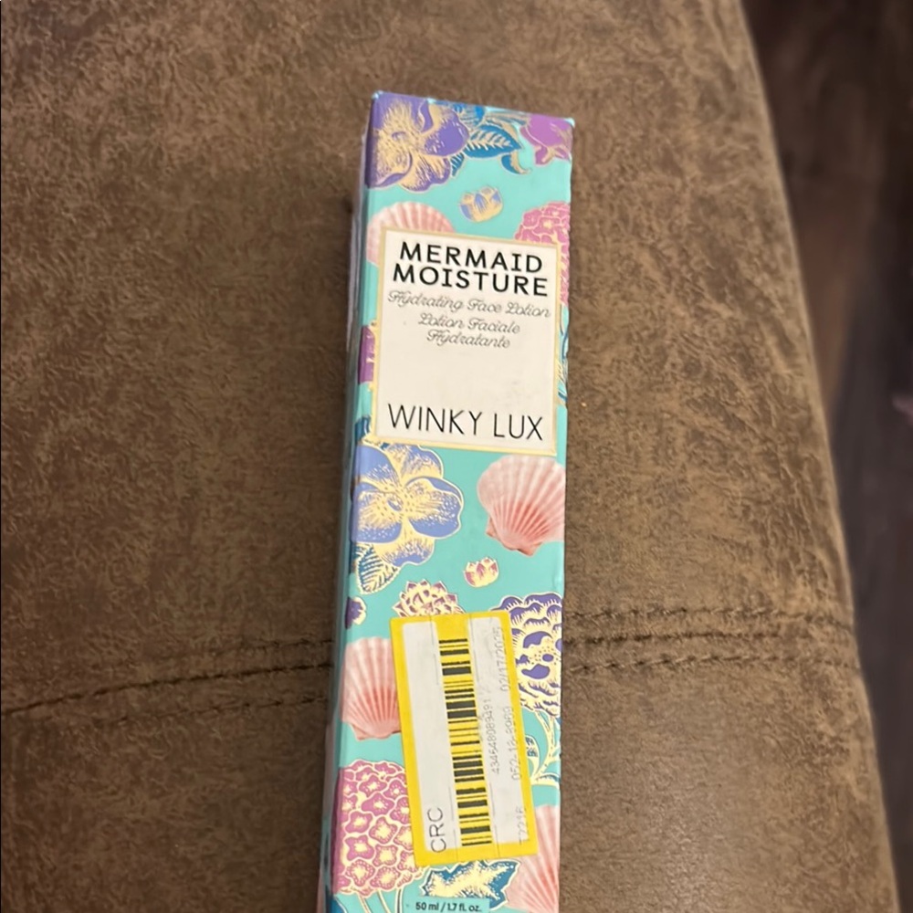 WINKY LUX Mermaid Moisture Face Balm with Floral and Shell Design